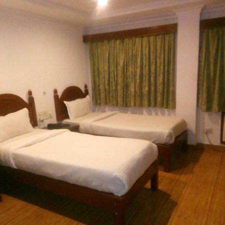 גווהטי Hotel Monsoon Palace מראה חיצוני תמונה