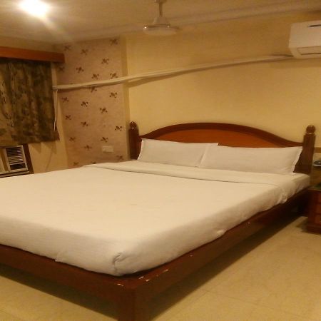 גווהטי Hotel Monsoon Palace מראה חיצוני תמונה