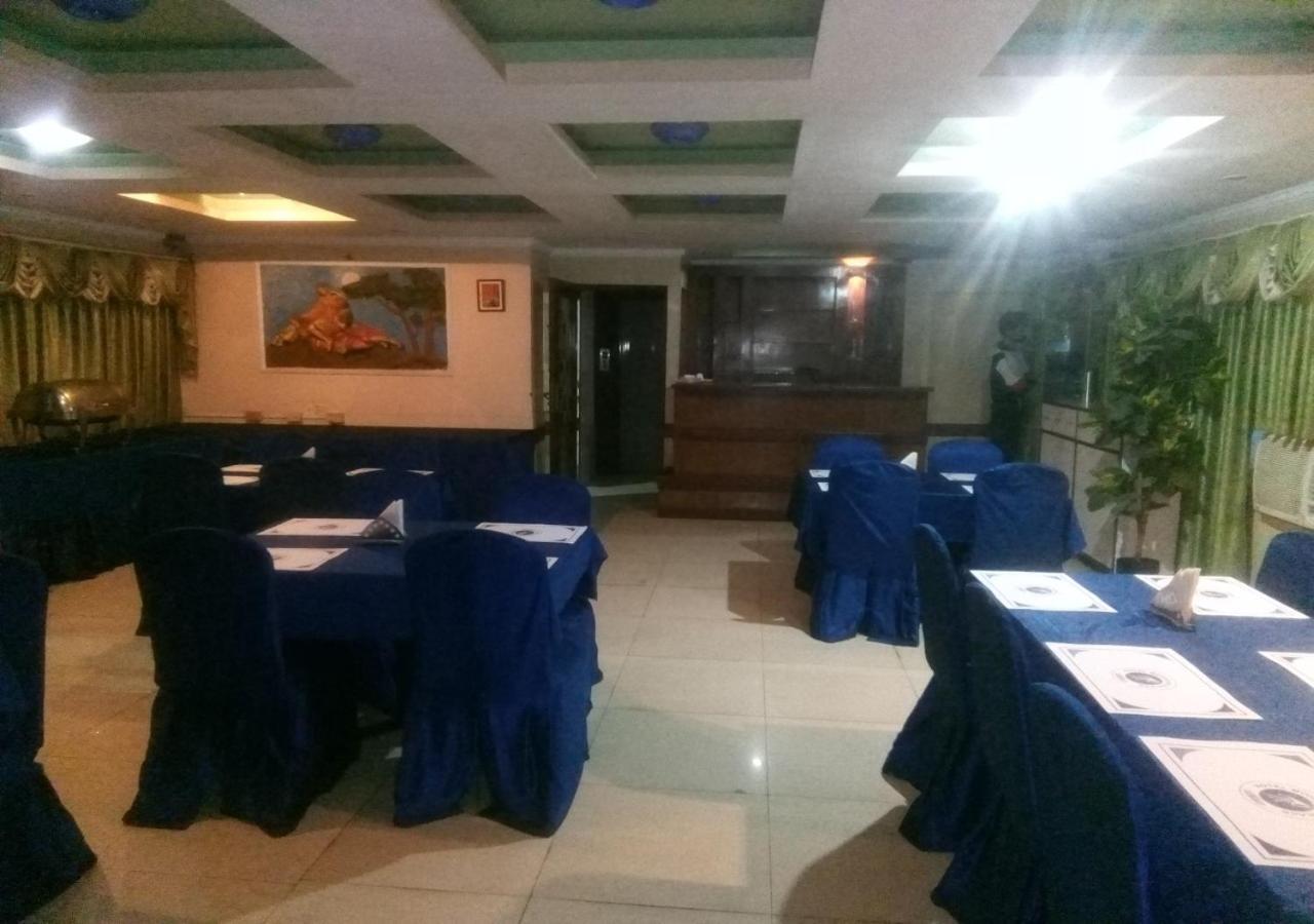 גווהטי Hotel Monsoon Palace מראה חיצוני תמונה
