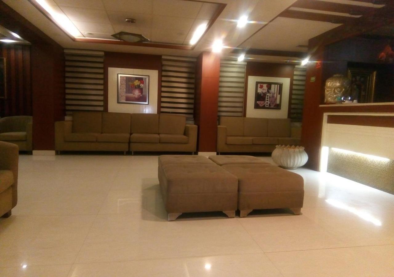 גווהטי Hotel Monsoon Palace מראה חיצוני תמונה