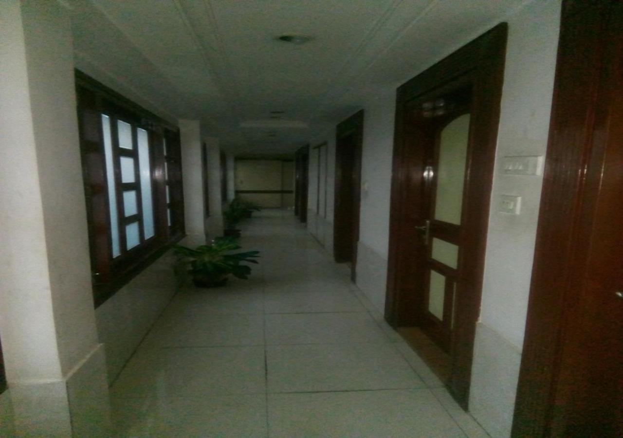 גווהטי Hotel Monsoon Palace מראה חיצוני תמונה